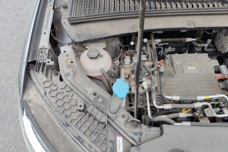 Used BYD Yuan UP 2024 401KM Beyond Edition Engine Bay Right