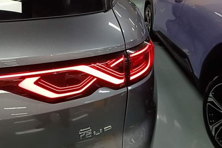 Used BYD Yuan UP 2024 401KM Beyond Edition Exterior 3