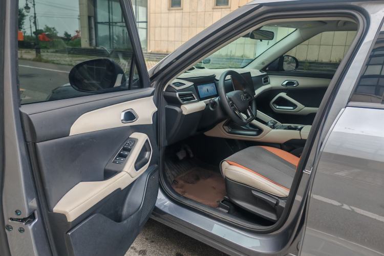 Used BYD Yuan UP 2024 401KM Leading Edition Exterior 5