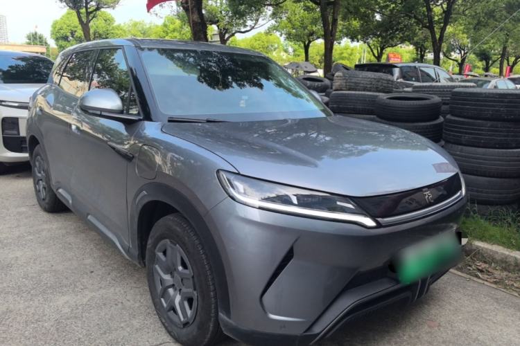 Used BYD Yuan UP 2024 401 km Active Version Front Right 45 Deg
