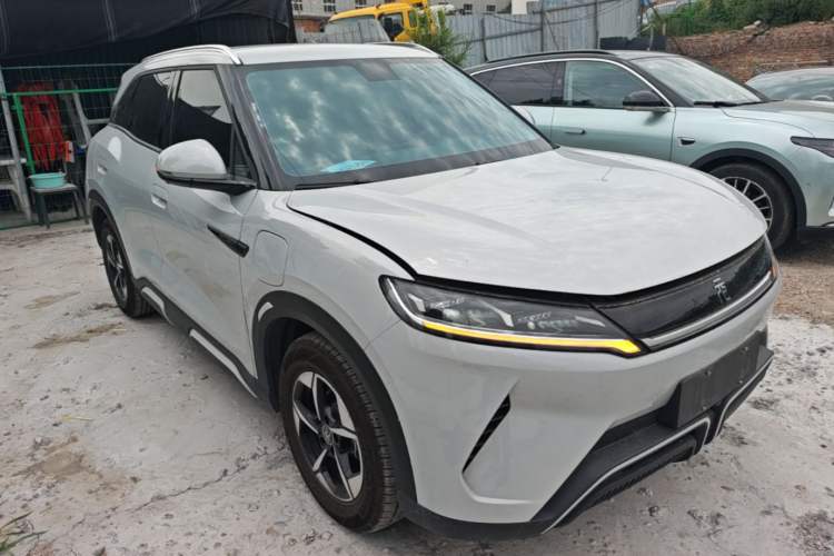 Used BYD Yuan UP 2024 401KM Beyond Edition Front Right 45 Deg