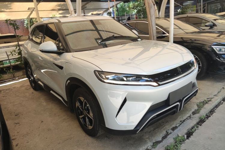 Used BYD Yuan UP 2024 401KM Leading Edition Front Right 45 Deg