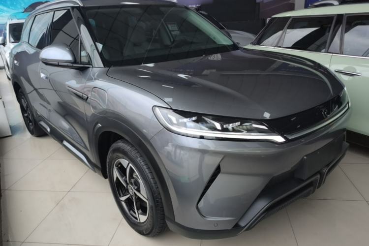 Used BYD Yuan UP 2024 401KM Beyond Edition Front Right 45 Deg