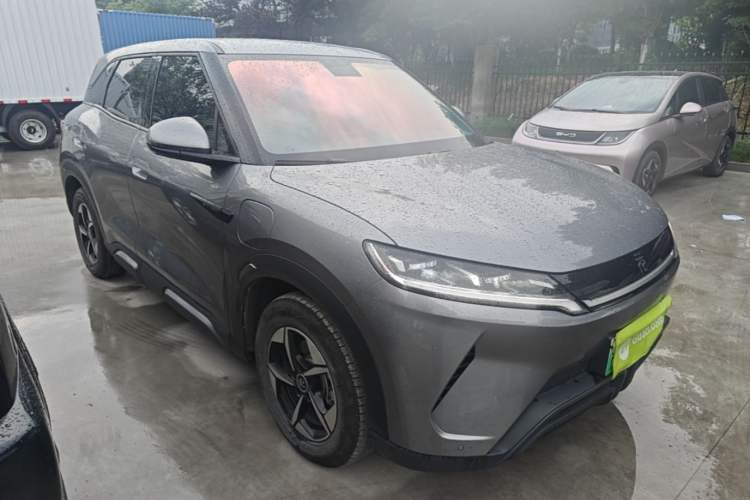 Used BYD Yuan UP 2024 401KM Leading Edition Front Right 45 Deg