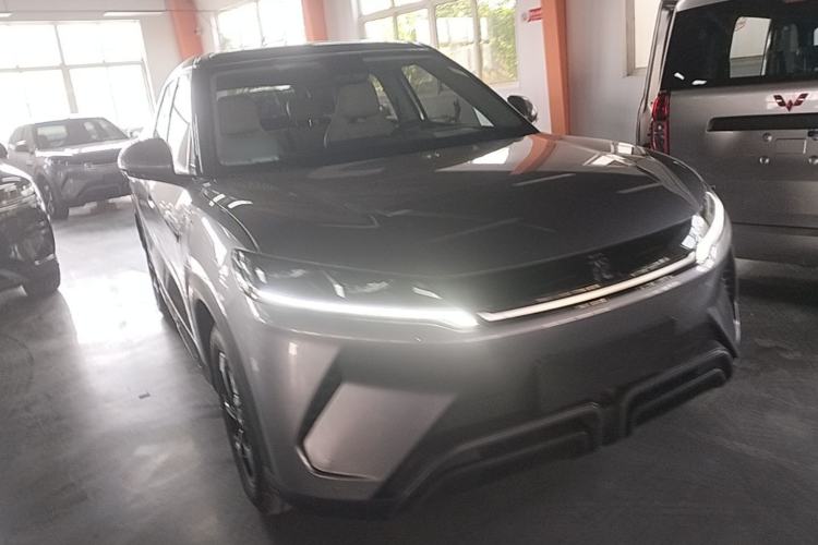 Used BYD Yuan UP 2024 401KM Leading Edition Front Right 45 Deg