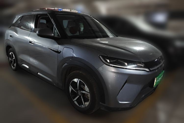 Used BYD Yuan UP 2024 401KM Leading Edition Front Right 45 Deg