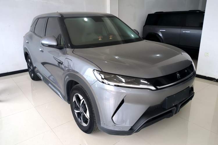 Used BYD Yuan UP 2024 401KM Leading Edition Front Right 45 Deg