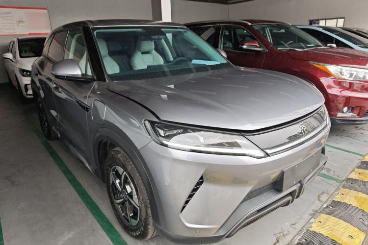 Used BYD Yuan UP 2024 401KM Leading Edition Front Right 45 Deg