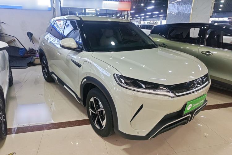 Used BYD Yuan UP 2024 401KM Leading Edition Front Right 45 Deg