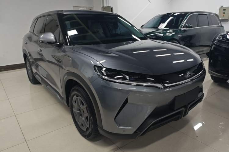 Used BYD Yuan UP 2024 401 km Active Version Front Right 45 Deg