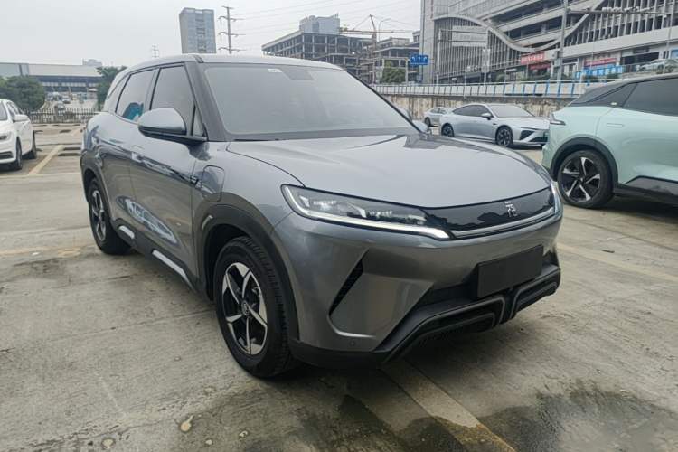 Used BYD Yuan UP 2024 401KM Leading Edition Front Right 45 Deg