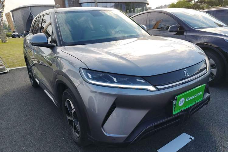 Used BYD Yuan UP 2024 401KM Leading Edition Front Right 45 Deg
