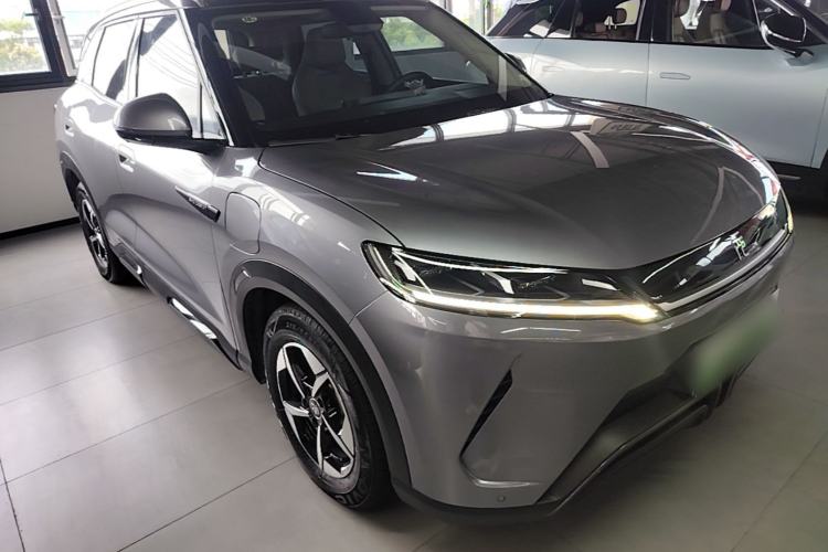 Used BYD Yuan UP 2024 401KM Beyond Edition Front Right 45 Deg