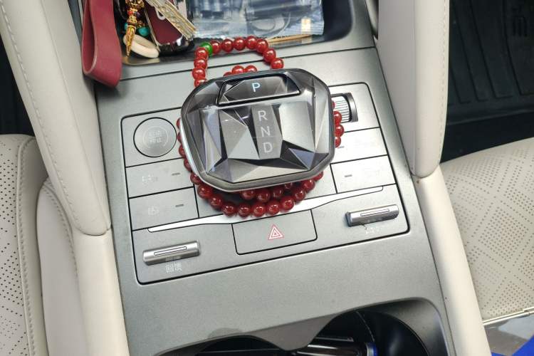 Used BYD Yuan UP 2024 401KM Leading Edition Gear Lever