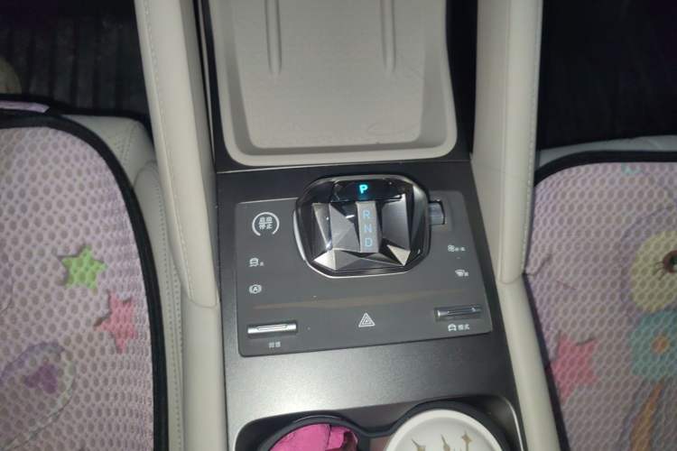Used BYD Yuan UP 2024 401KM Beyond Edition Gear Lever