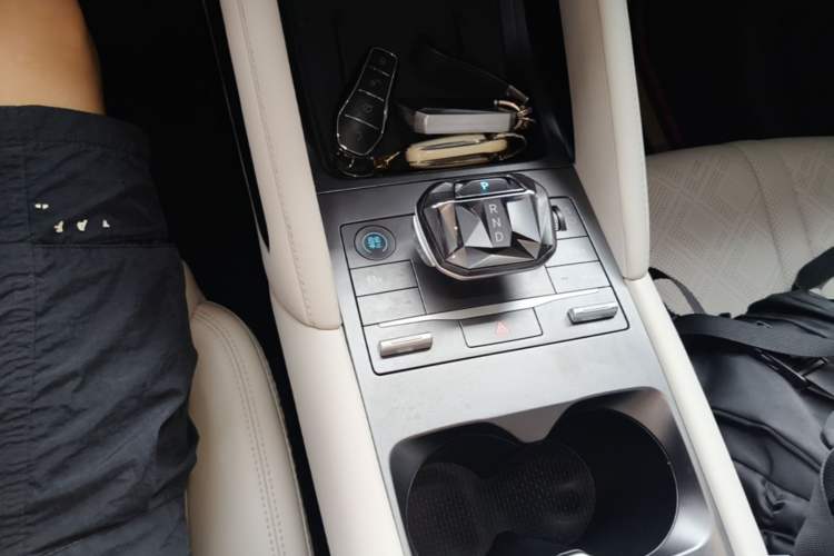 Used BYD Yuan UP 2024 401KM Leading Edition Gear Lever