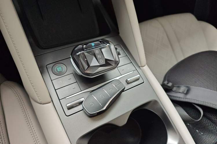 Used BYD Yuan UP 2024 401KM Leading Edition Gear Lever
