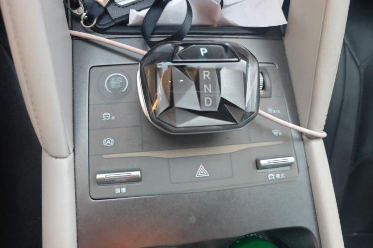 Used BYD Yuan UP 2024 401KM Beyond Edition Gear Lever