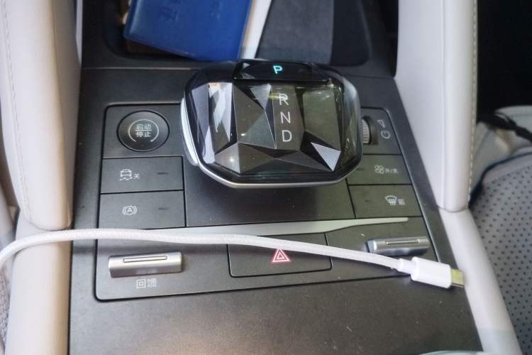 Used BYD Yuan UP 2024 401KM Beyond Edition Gear Lever