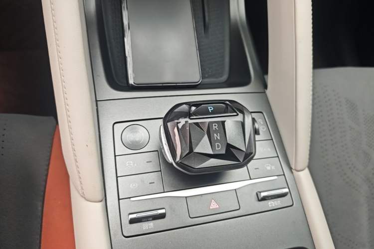 Used BYD Yuan UP 2024 401KM Leading Edition Gear Lever