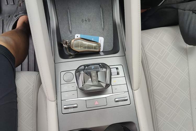 Used BYD Yuan UP 2024 401KM Beyond Edition Gear Lever