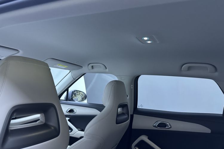 Used BYD Yuan UP 2024 401 km Active Version Headliner