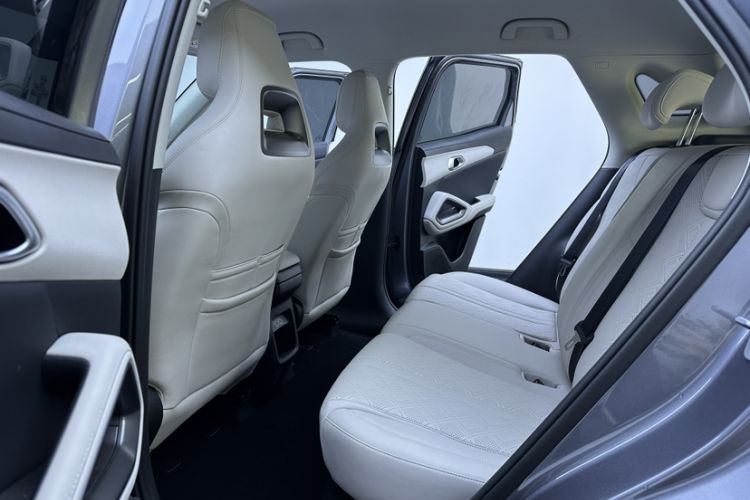 Used BYD Yuan UP 2024 401 km Active Version Interior 1