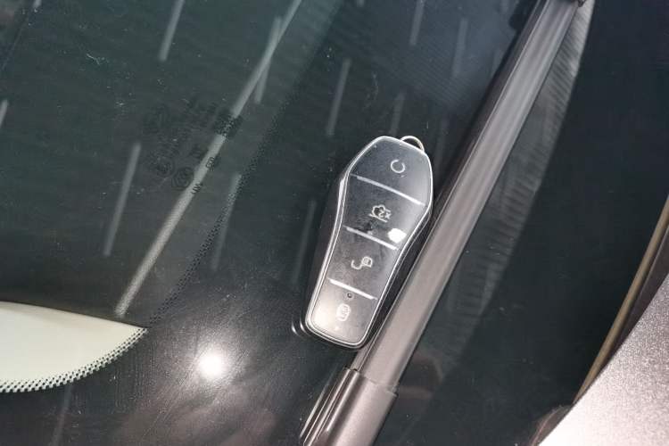 Used BYD Yuan UP 2024 401 km Active Version Interior 1