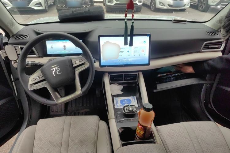 Used BYD Yuan UP 2024 401KM Leading Edition Interior 1