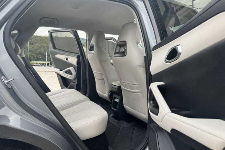 Used BYD Yuan UP 2024 401KM Leading Edition Interior 11