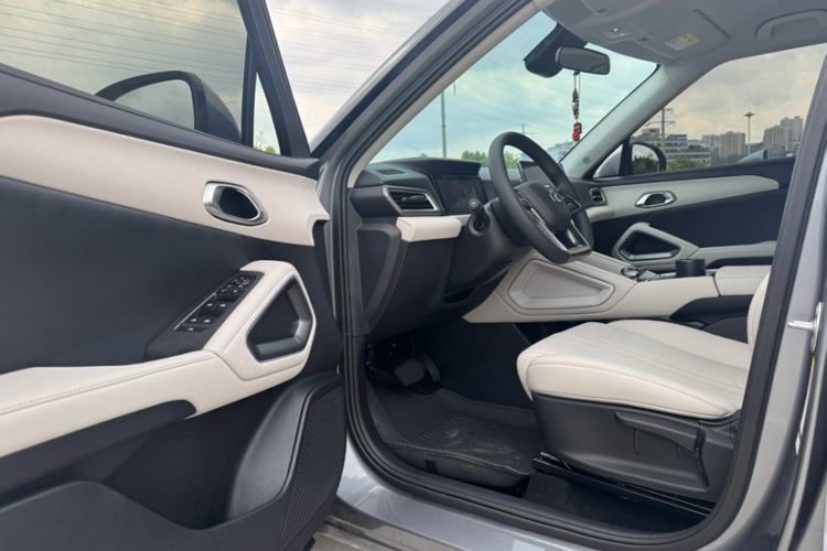 Used BYD Yuan UP 2024 401KM Leading Edition Interior 2