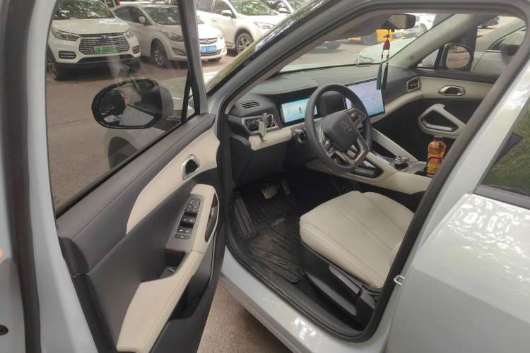 Used BYD Yuan UP 2024 401KM Leading Edition Interior 2