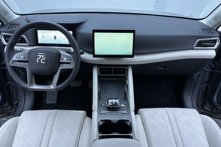 Used BYD Yuan UP 2024 401 km Active Version Interior 3