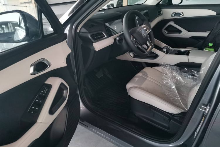 Used BYD Yuan UP 2024 401 km Active Version Interior 3