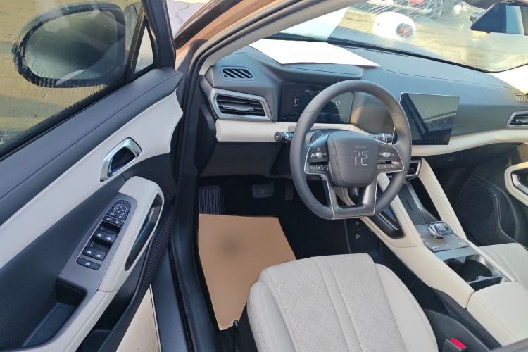 Used BYD Yuan UP 2024 301KM Leading Edition Interior 3