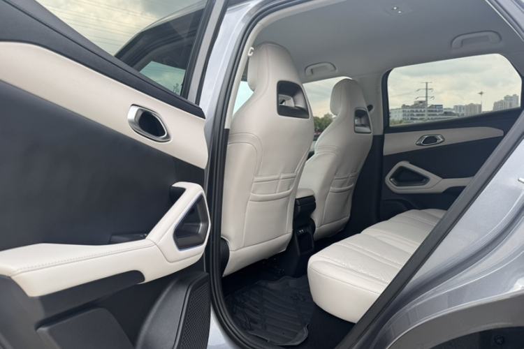 Used BYD Yuan UP 2024 401KM Leading Edition Interior 4