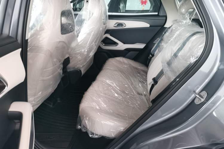 Used BYD Yuan UP 2024 401 km Active Version Interior 4