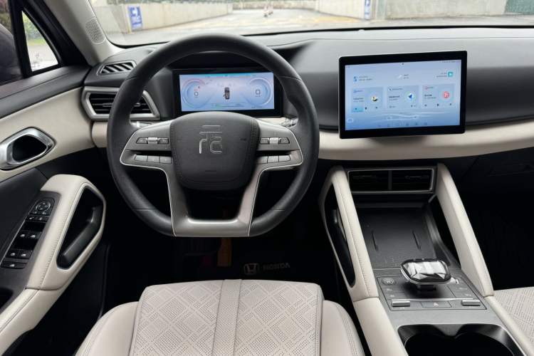 Used BYD Yuan UP 2024 401 km Active Version Interior 5