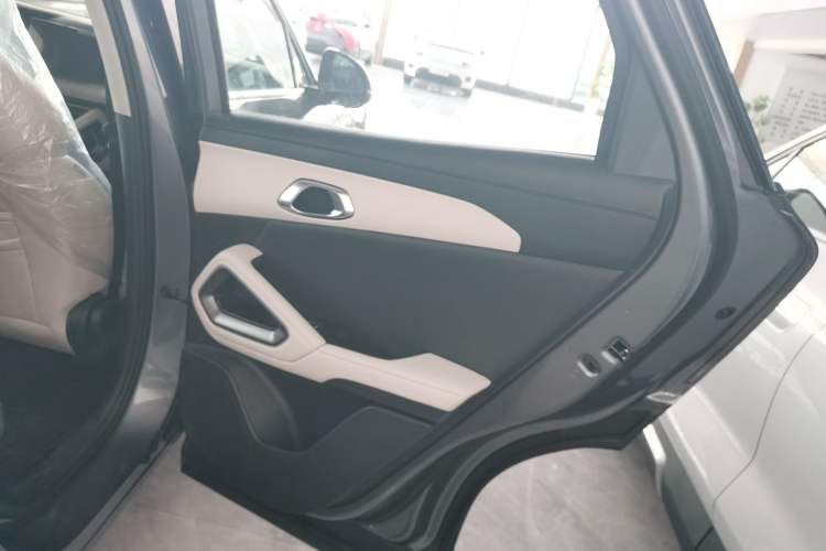 Used BYD Yuan UP 2024 401 km Active Version Interior 6