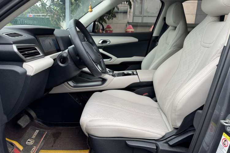 Used BYD Yuan UP 2024 401 km Active Version Interior 6