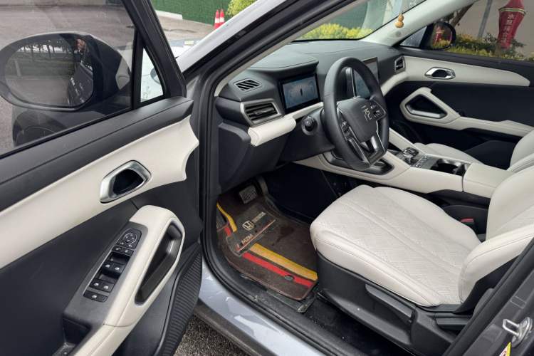 Used BYD Yuan UP 2024 401 km Active Version Interior 7