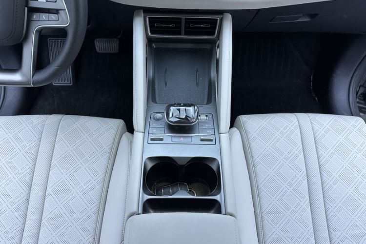Used BYD Yuan UP 2024 401 km Active Version Interior 8
