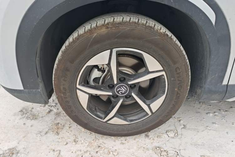 Used BYD Yuan UP 2024 401KM Beyond Edition Left Front Wheel Hub