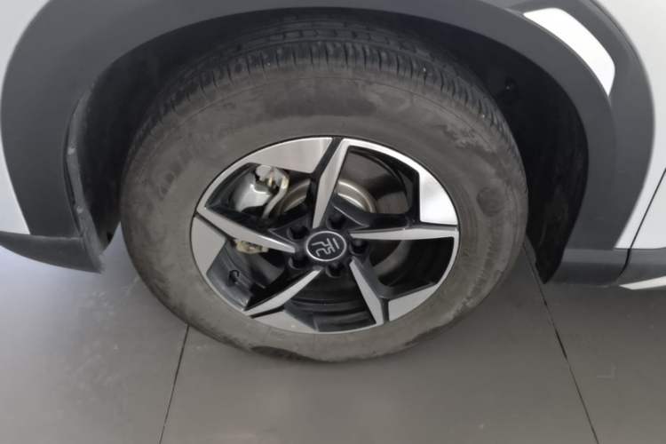 Used BYD Yuan UP 2024 401KM Leading Edition Left Front Wheel Hub