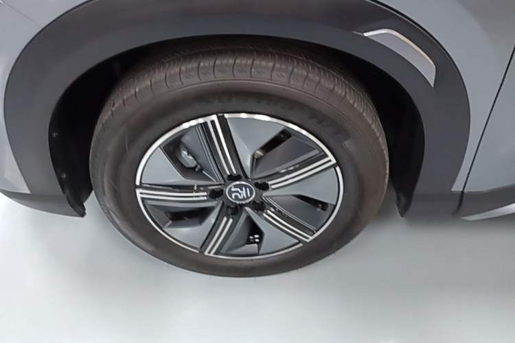 Used BYD Yuan UP 2024 401KM Beyond Edition Left Front Wheel Hub