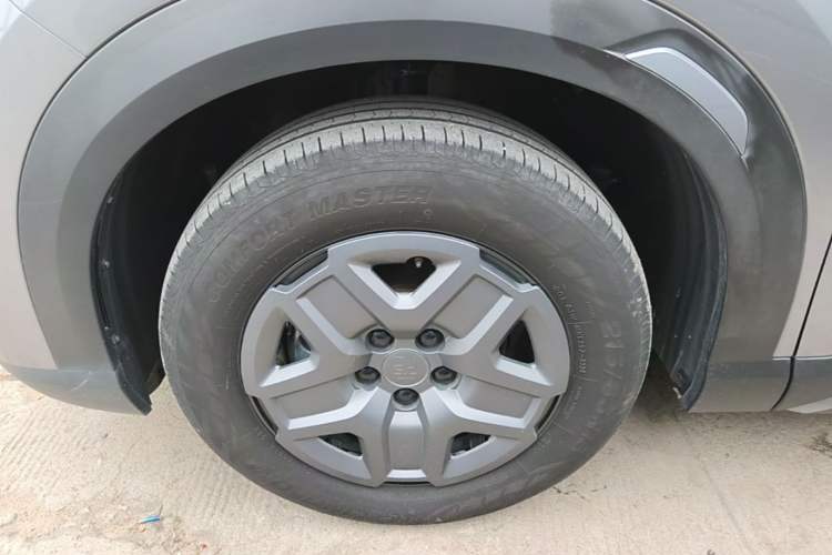 Used BYD Yuan UP 2024 401 km Active Version Left Front Wheel Hub