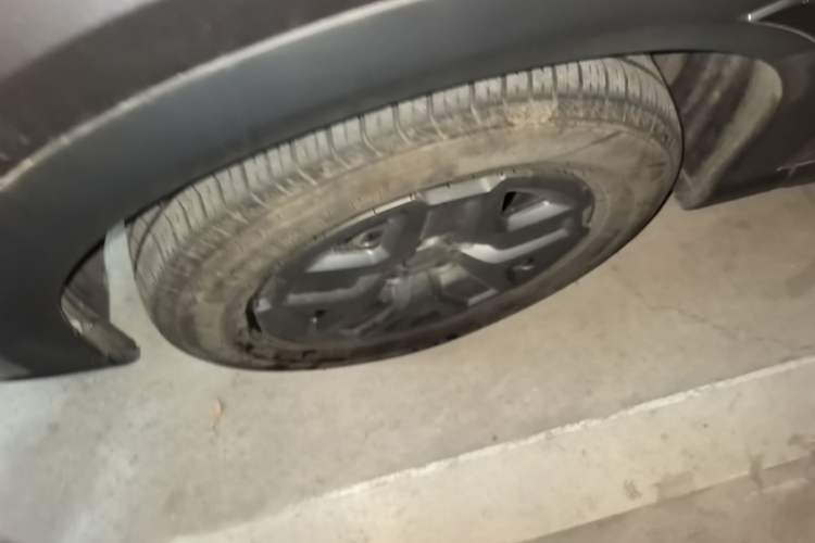 Used BYD Yuan UP 2024 401 km Active Version Left Front Wheel Hub