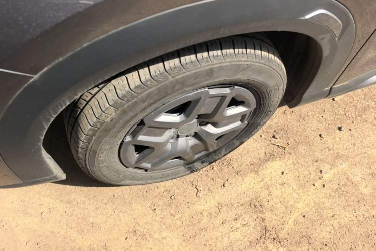 Used BYD Yuan UP 2024 401 km Active Version Left Front Wheel Hub