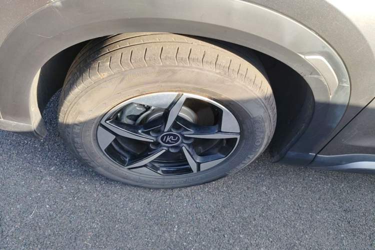 Used BYD Yuan UP 2024 401KM Leading Edition Left Front Wheel Hub