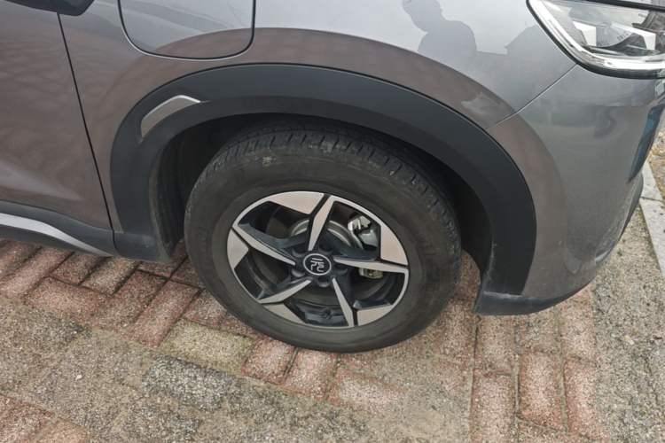 Used BYD Yuan UP 2024 401KM Leading Edition Left Front Wheel Hub